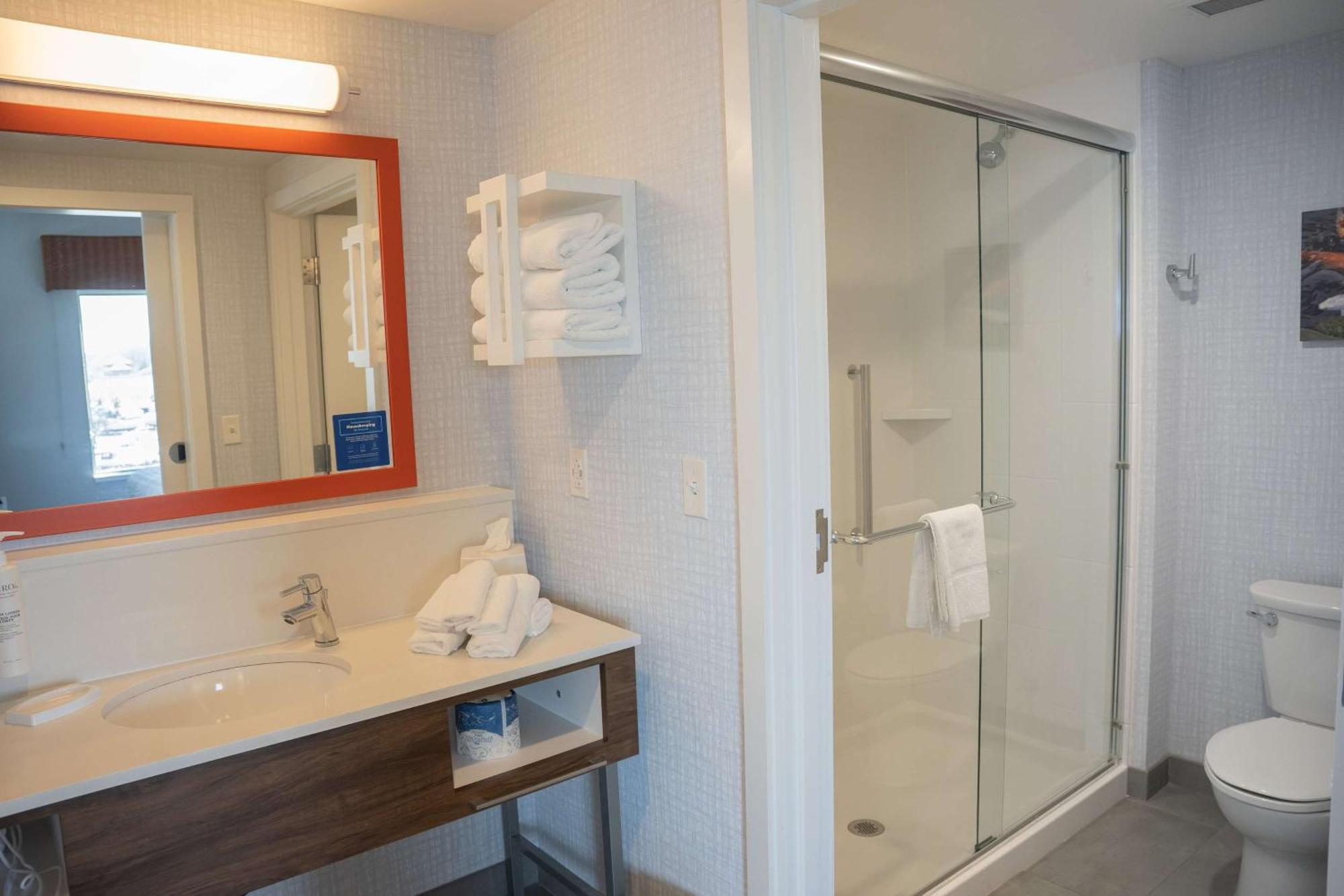 Hampton Inn&Suites Erie Bayfront Exterior foto