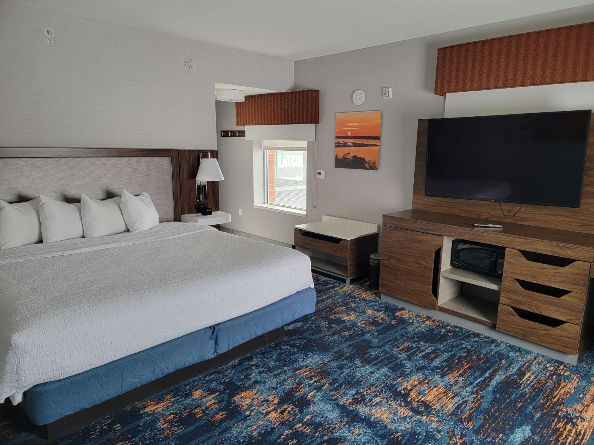 Hampton Inn&Suites Erie Bayfront Exterior foto