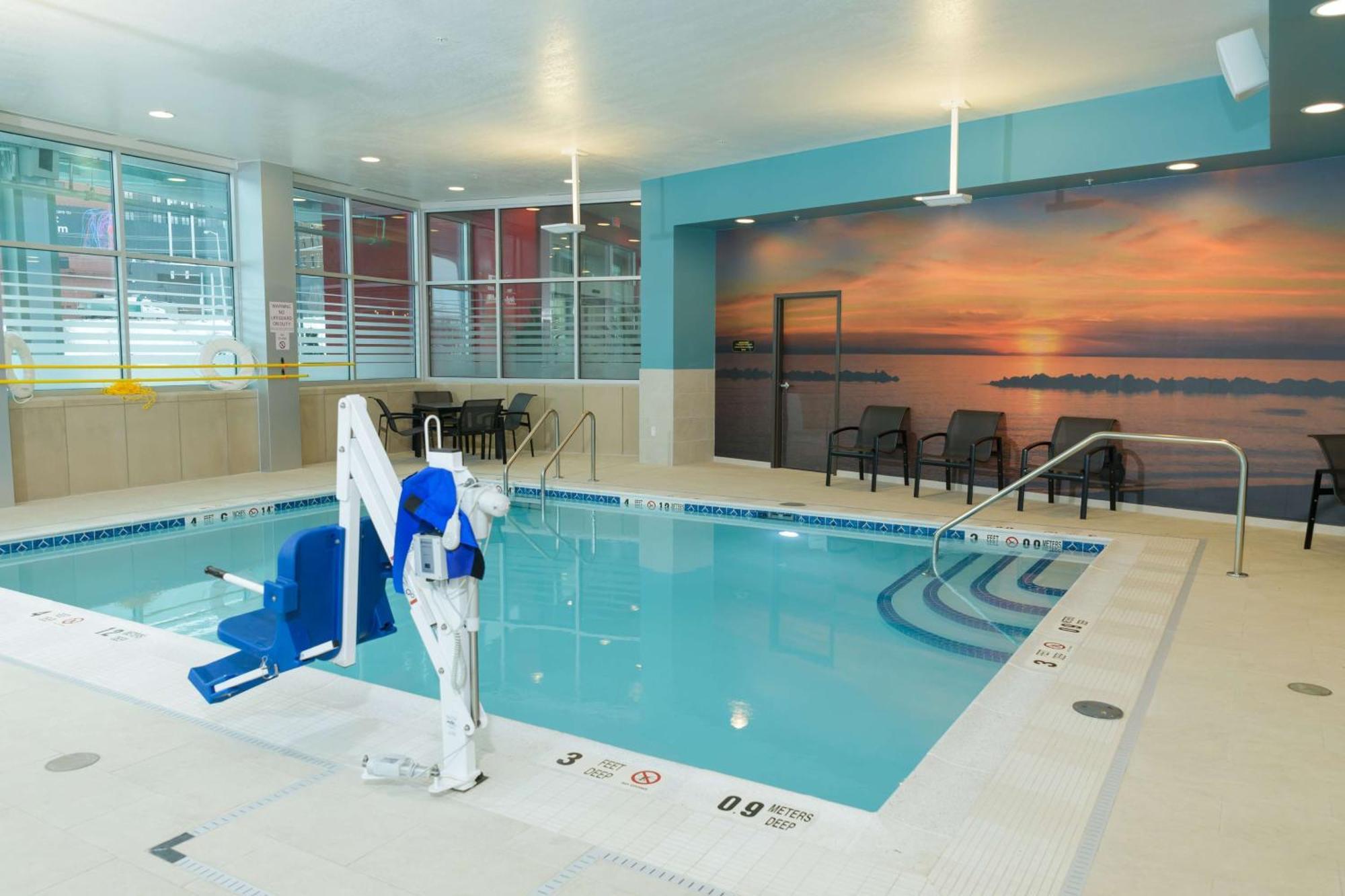 Hampton Inn&Suites Erie Bayfront Exterior foto